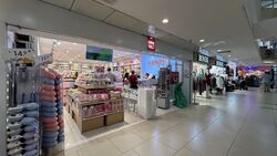 Lucky Plaza (D9), Retail #495670431